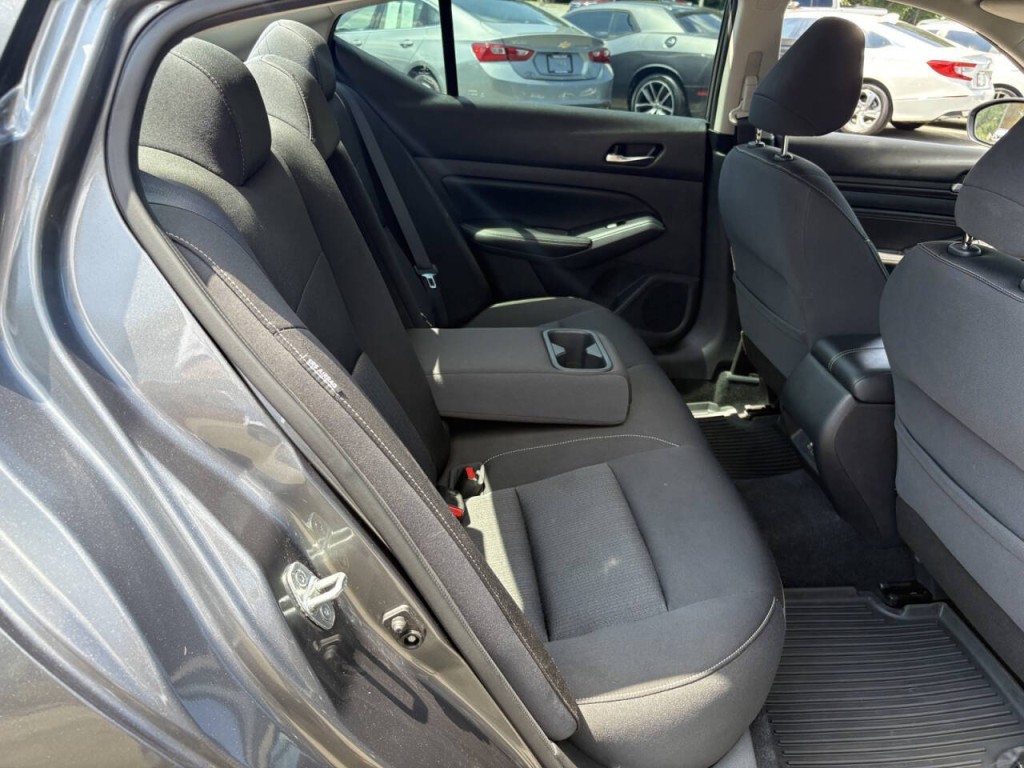 2019 Nissan Altima Image 28