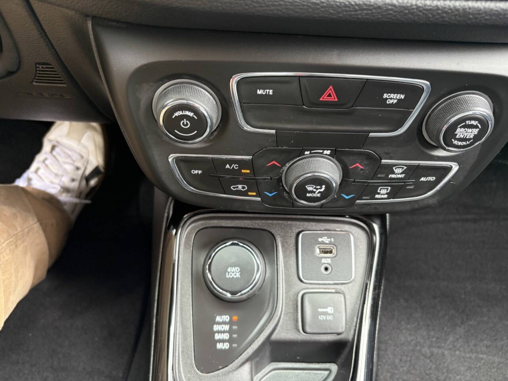 2020 Jeep Compass Image 19