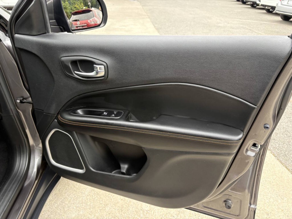 2020 Jeep Compass Image 25