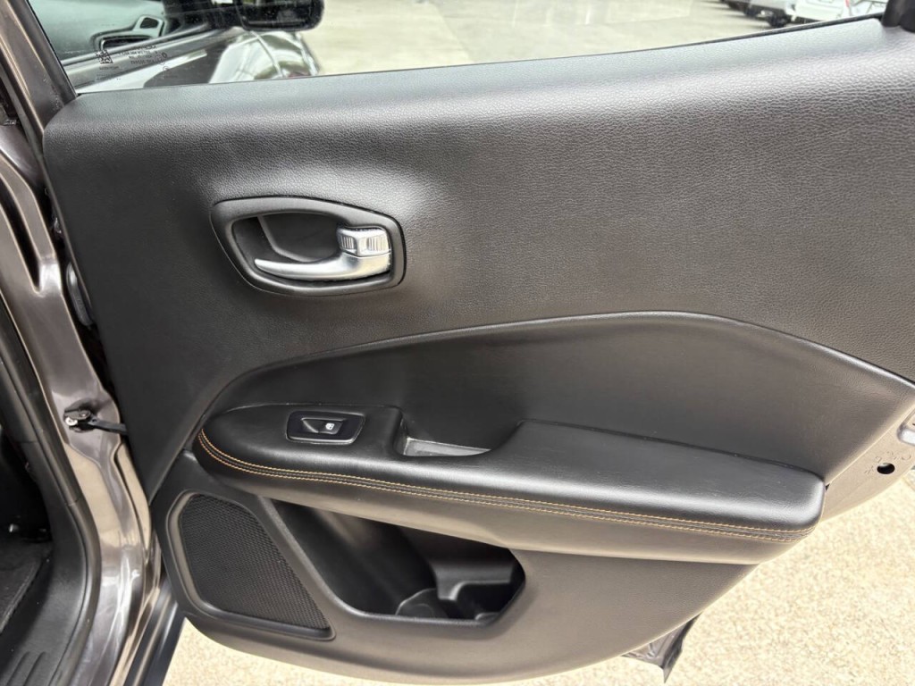 2020 Jeep Compass Image 28