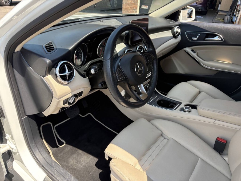 2019 Mercedes-Benz GLA-Class Image 11
