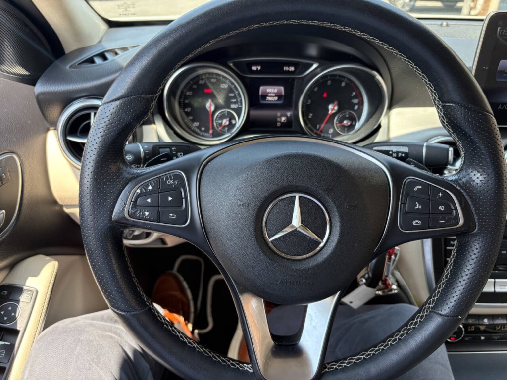 2019 Mercedes-Benz GLA-Class Image 12