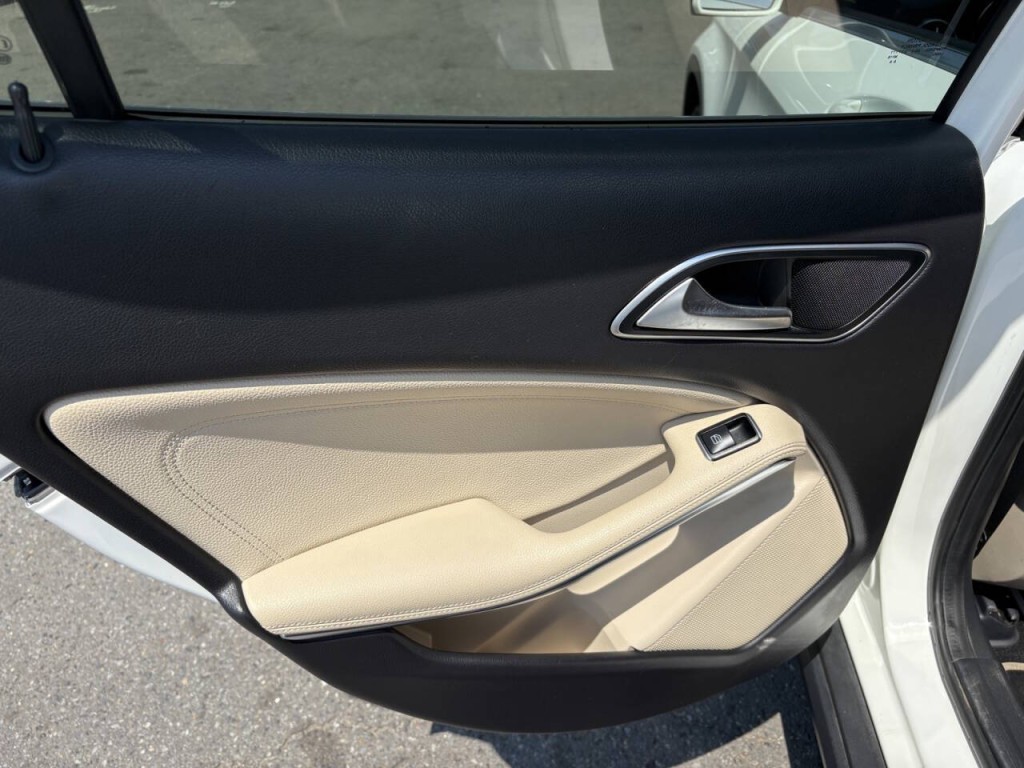 2019 Mercedes-Benz GLA-Class Image 21