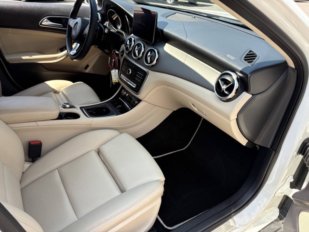 2019 Mercedes-Benz GLA-Class Image 27