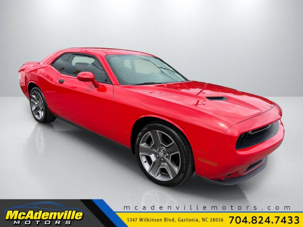 2016 Dodge Challenger Image 1