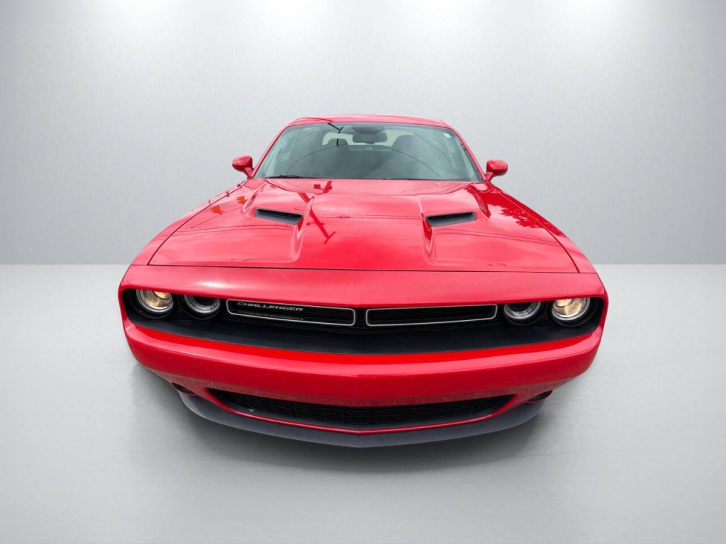 2016 Dodge Challenger Image 2