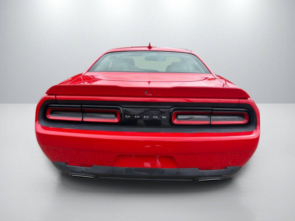 2016 Dodge Challenger Image 6