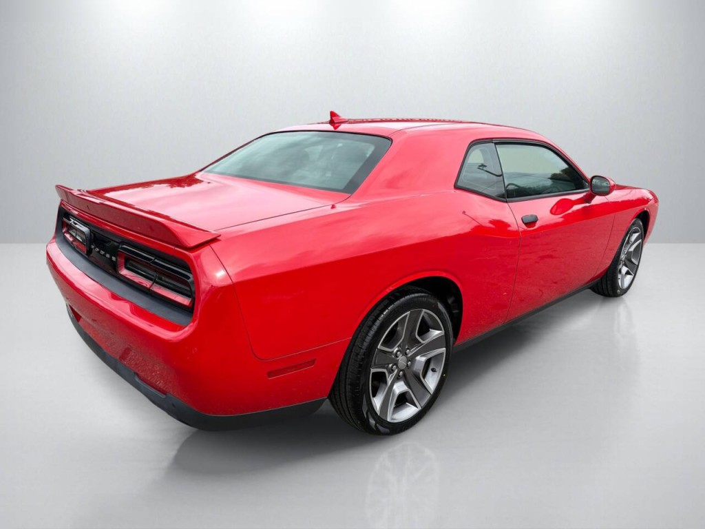 2016 Dodge Challenger Image 7
