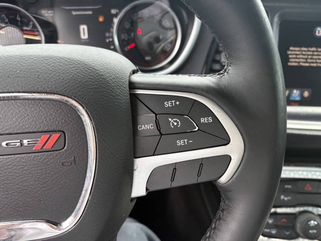 2016 Dodge Challenger Image 13