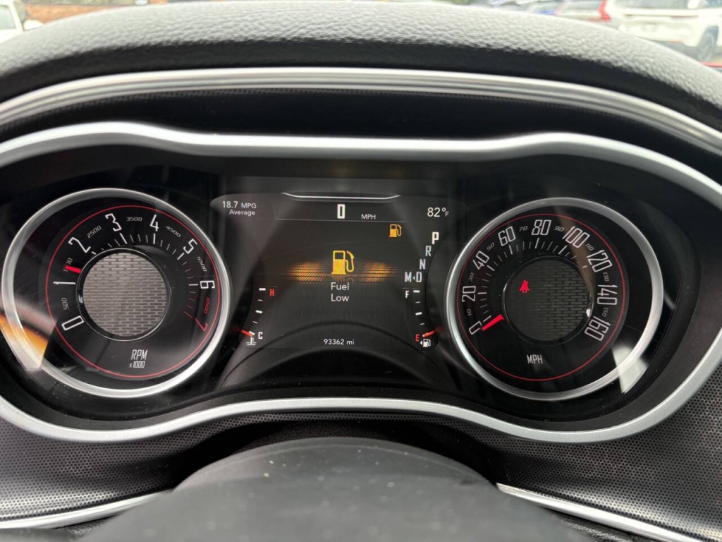 2016 Dodge Challenger Image 15