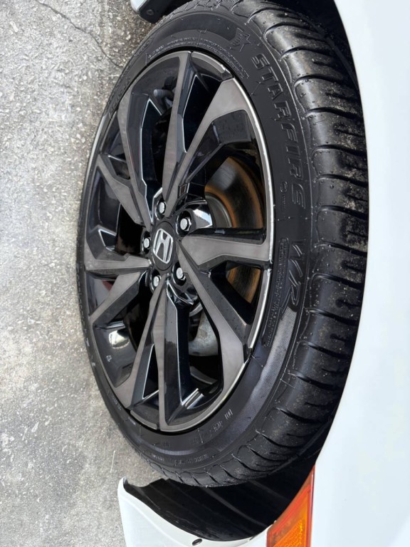 2020 Honda Civic Image 32