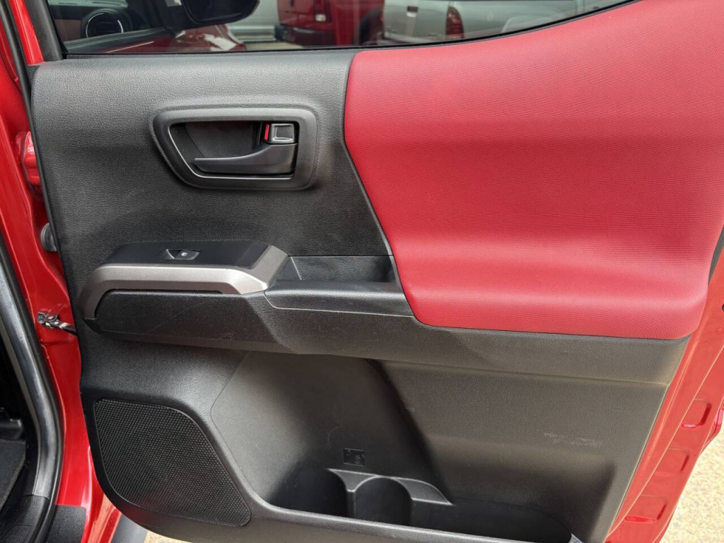2022 Toyota Tacoma Image 25