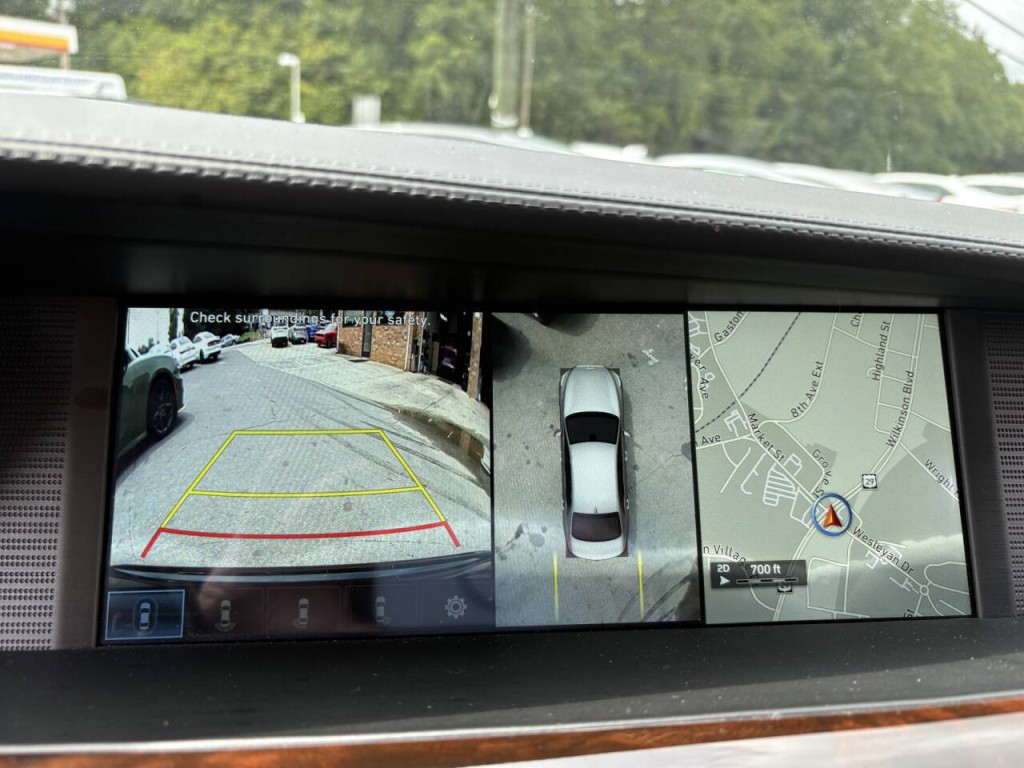 2019 Genesis G90 Image 20