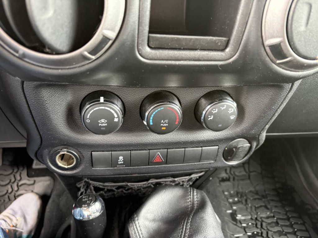 2018 Jeep Wrangler Image 17