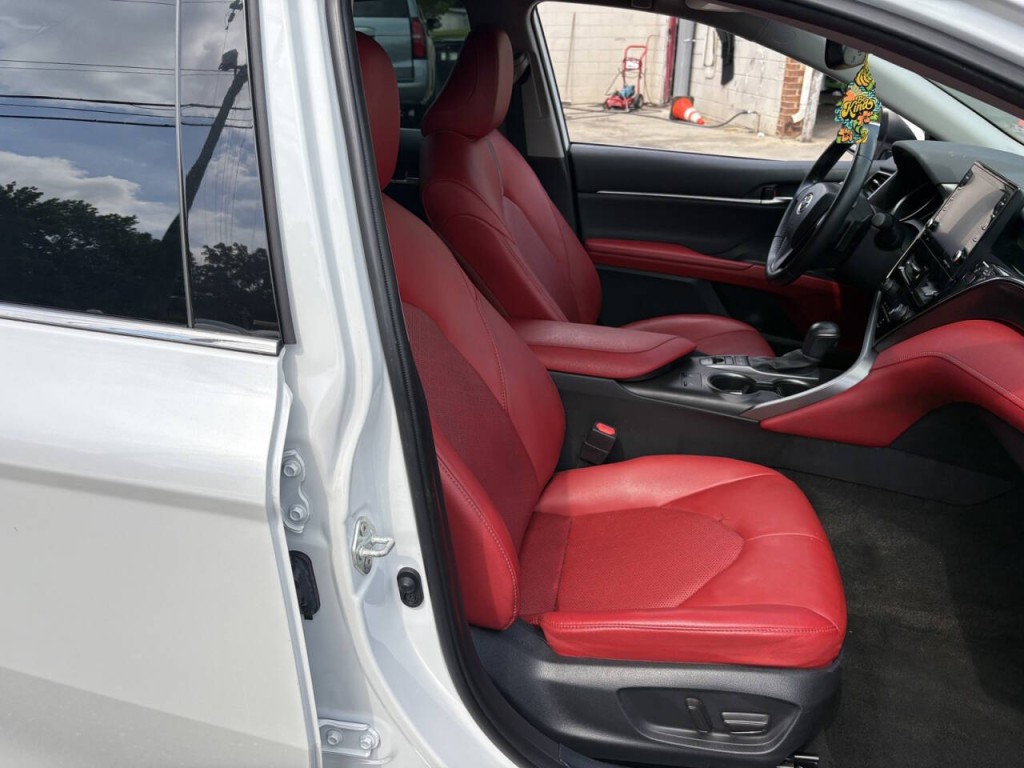 2022 Toyota Camry Image 30