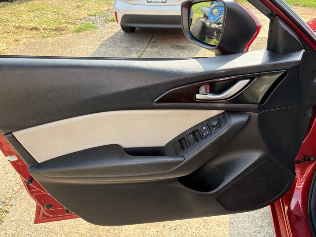 2016 Mazda Mazda3 Image 9