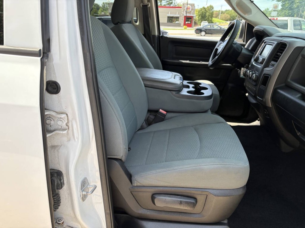 2015 RAM 1500 Image 26