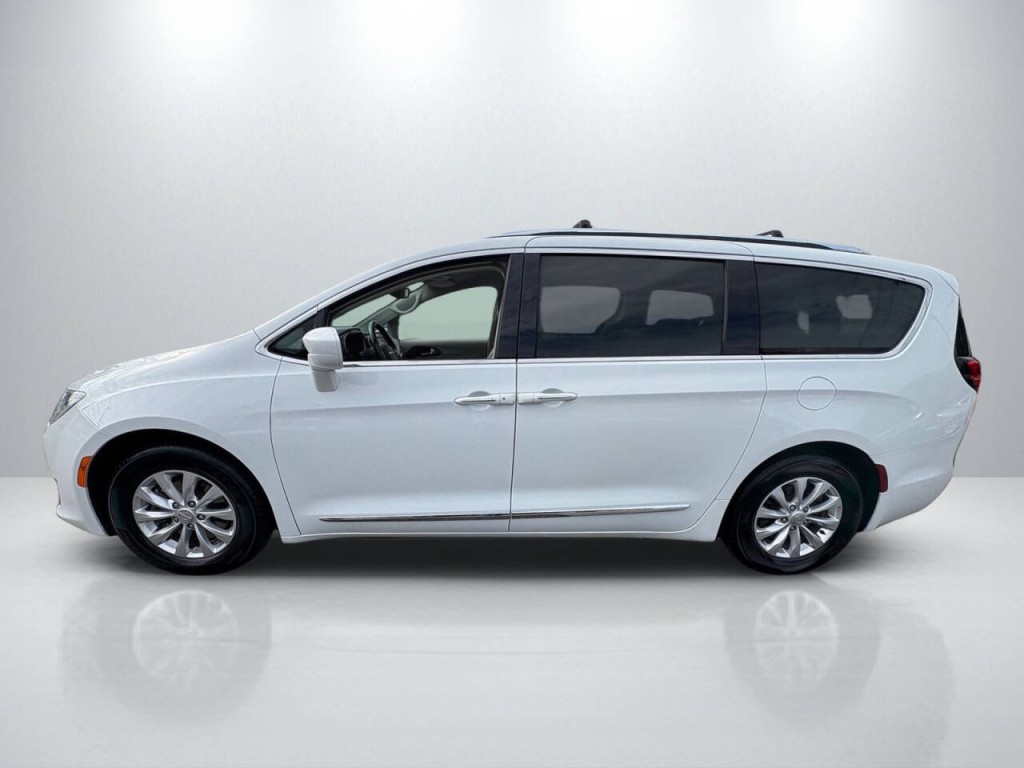 2018 Chrysler Pacifica Image 4