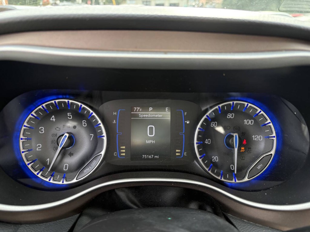 2018 Chrysler Pacifica Image 15