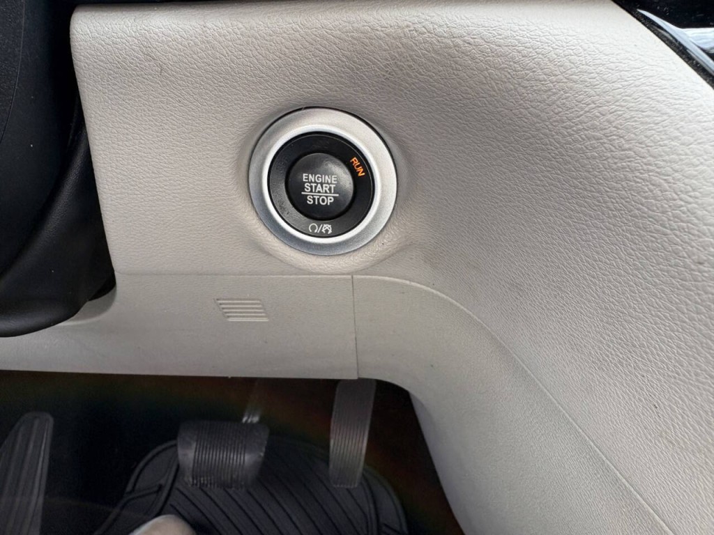 2018 Chrysler Pacifica Image 16