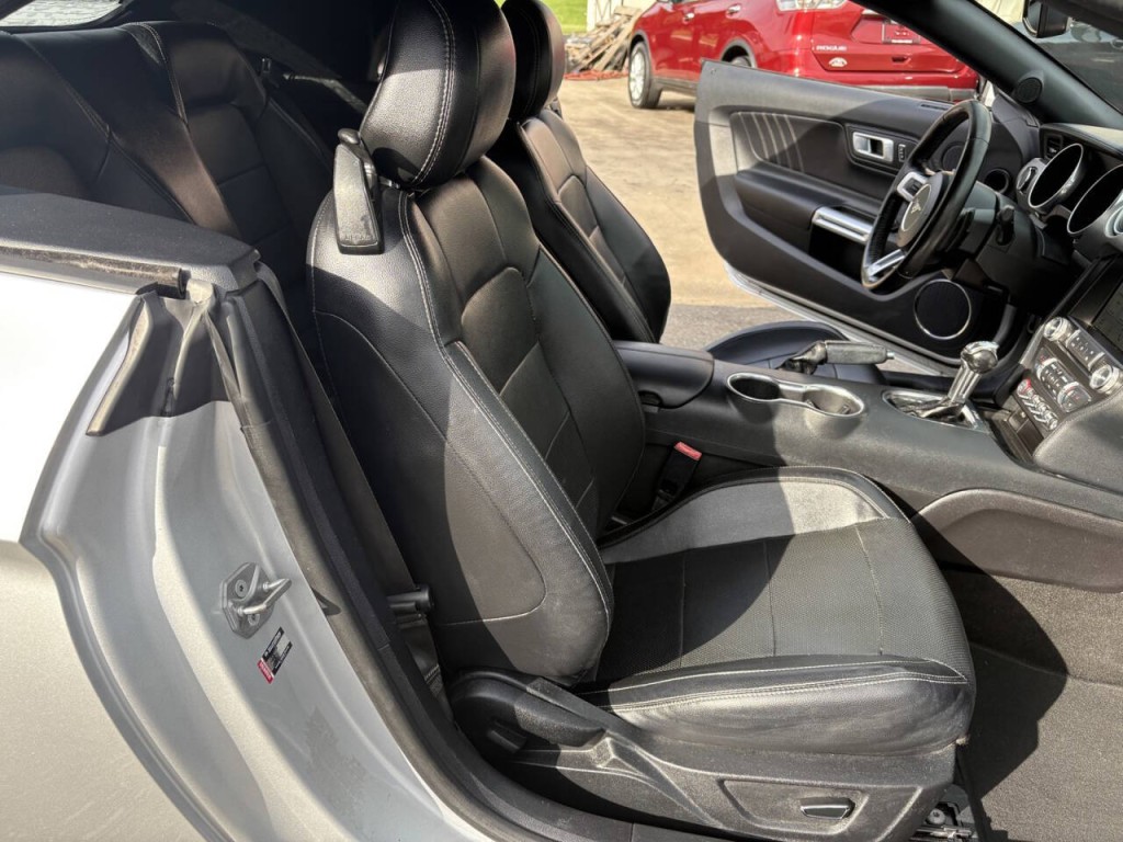 2019 Ford Mustang Image 30