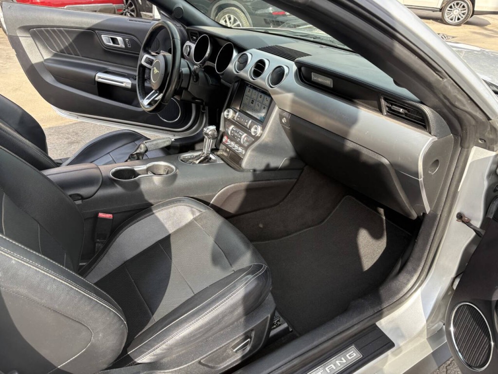 2019 Ford Mustang Image 31