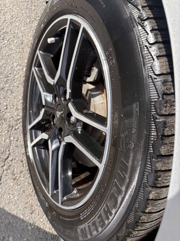 2019 Ford Mustang Image 34