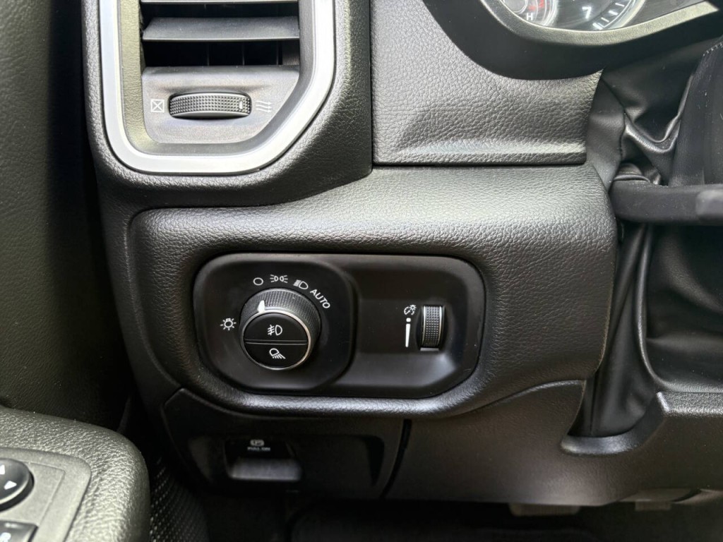 2023 RAM 1500 Image 12