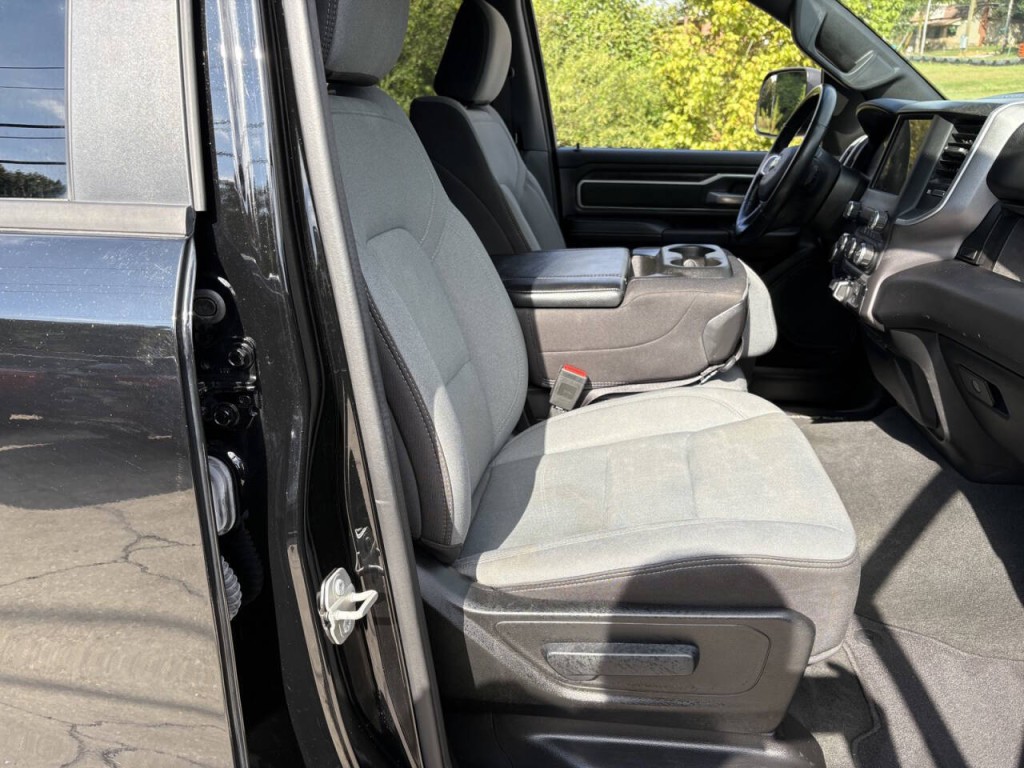 2023 RAM 1500 Image 32