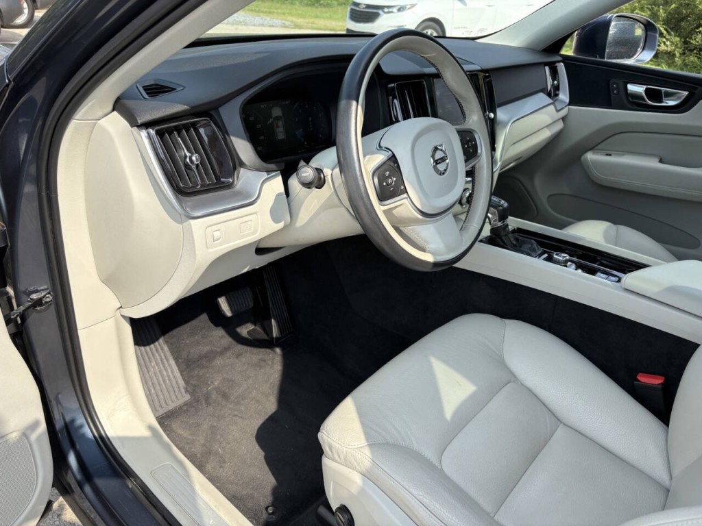 2020 Volvo XC60 Image 13