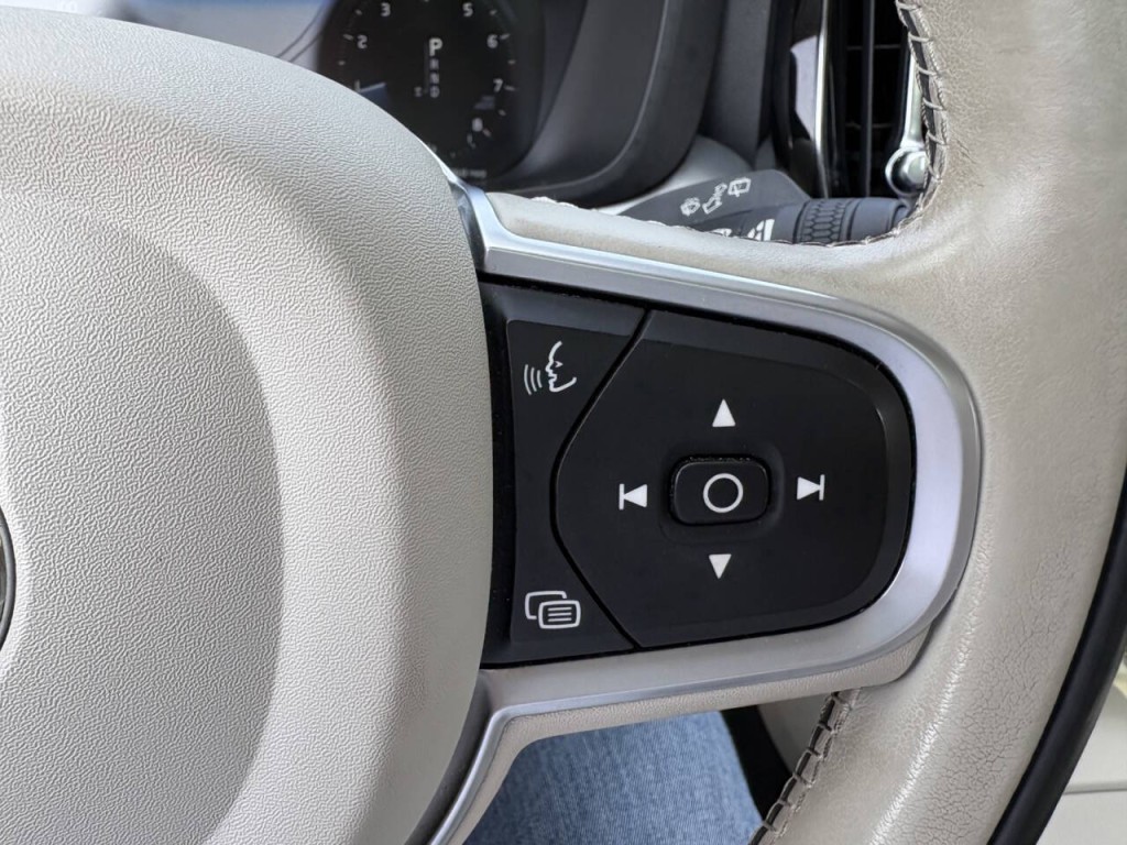 2020 Volvo XC60 Image 15