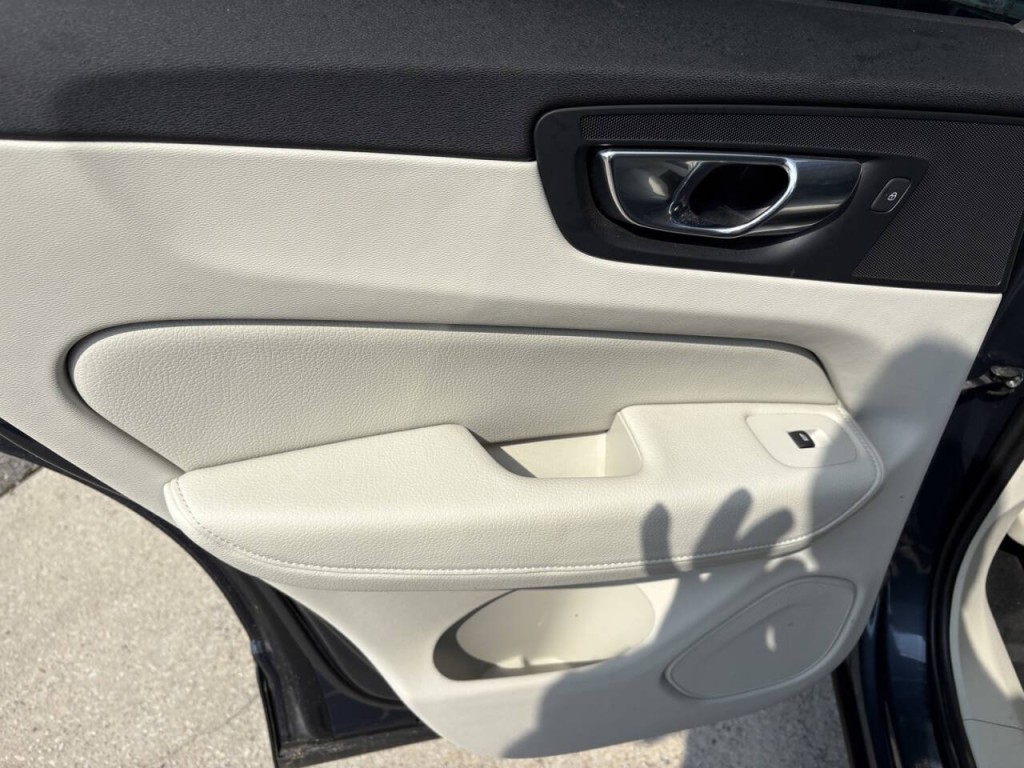 2020 Volvo XC60 Image 24