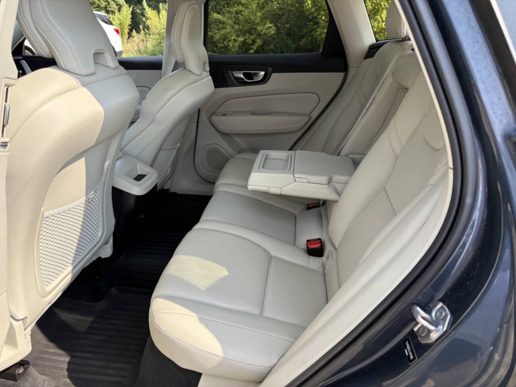 2020 Volvo XC60 Image 25