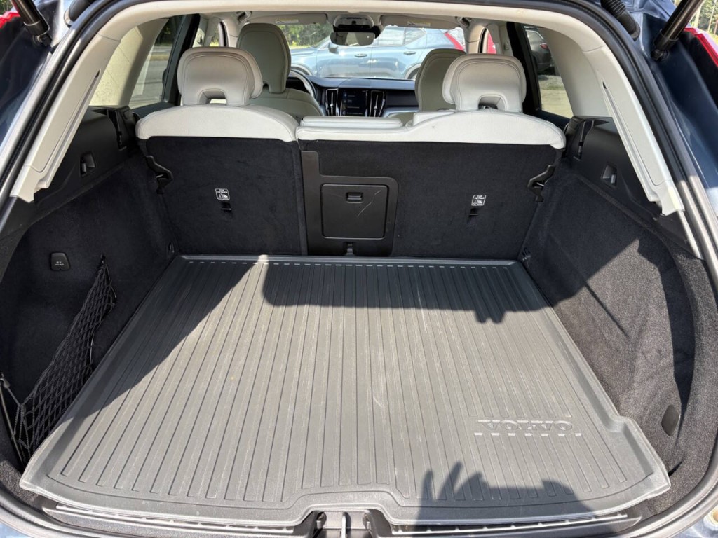 2020 Volvo XC60 Image 26