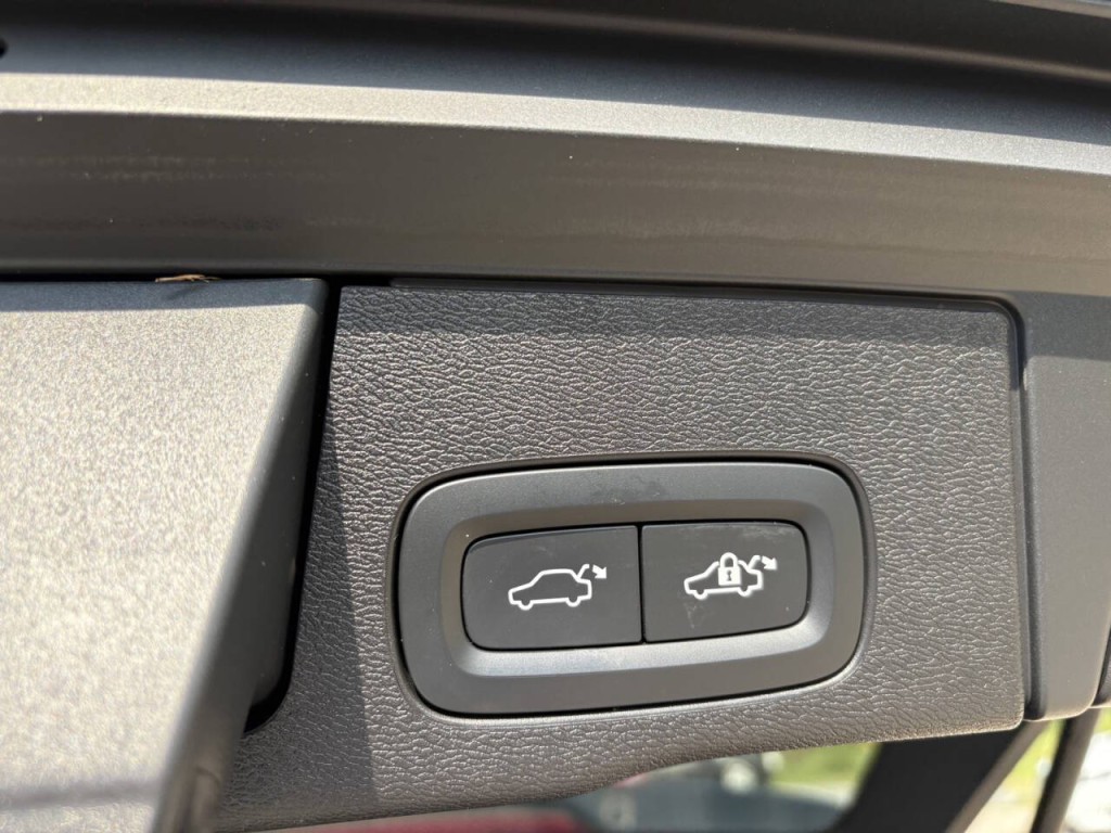 2020 Volvo XC60 Image 27