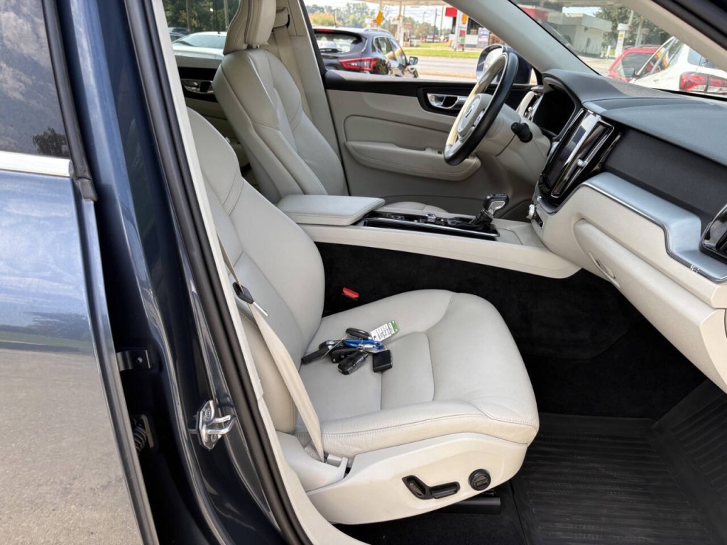 2020 Volvo XC60 Image 29