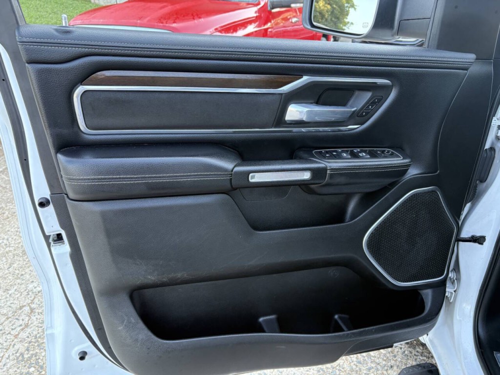 2021 RAM 1500 Image 9
