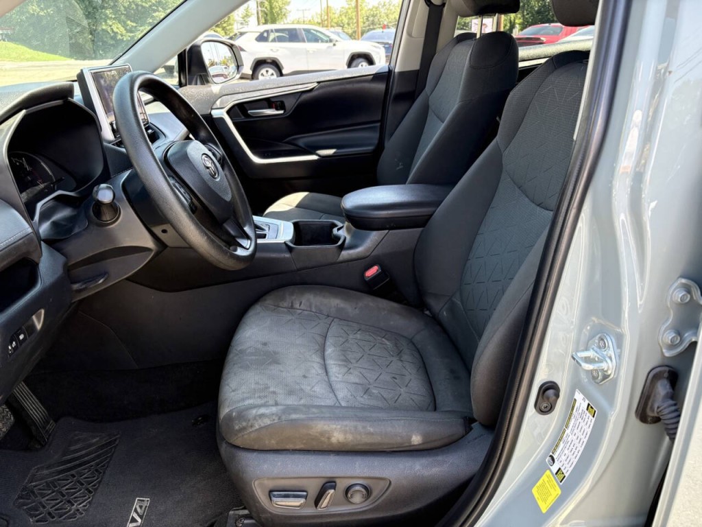 2022 Toyota Rav4 Image 10
