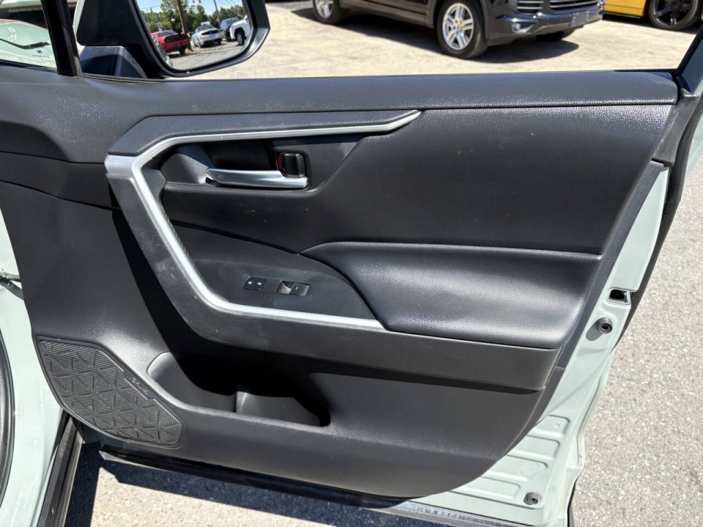 2022 Toyota Rav4 Image 25
