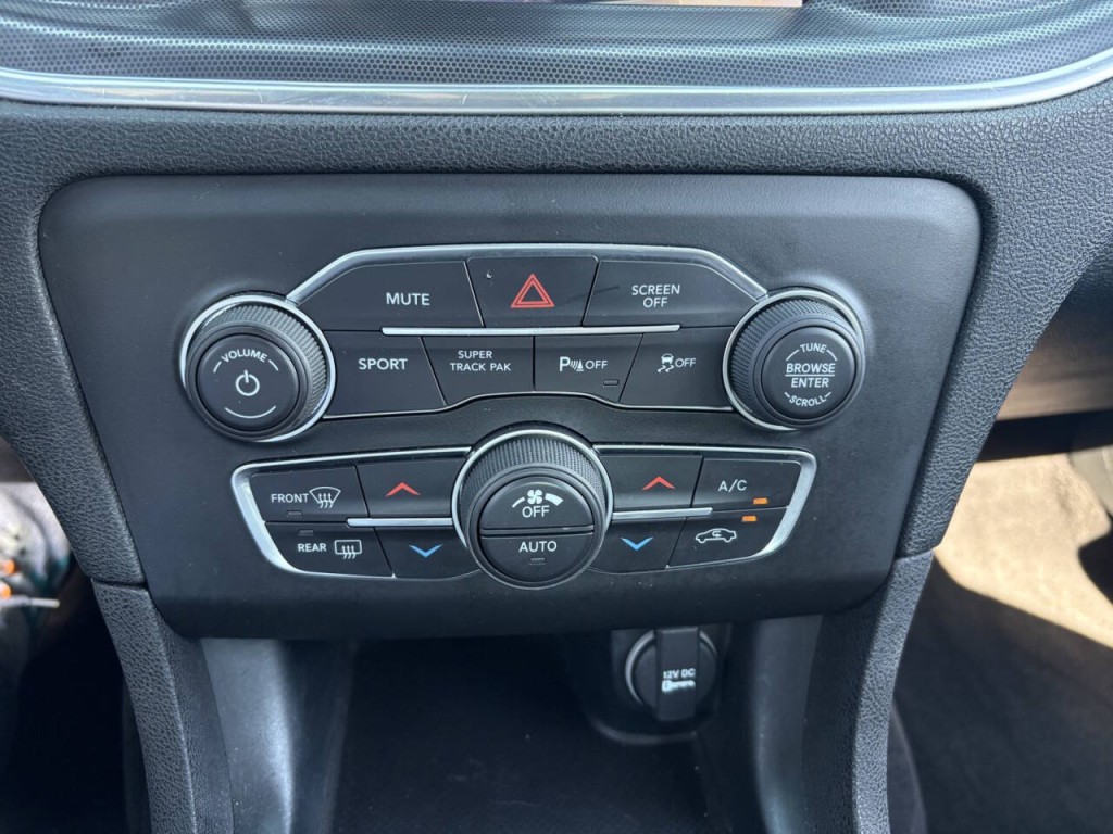2018 Dodge Charger Image 18