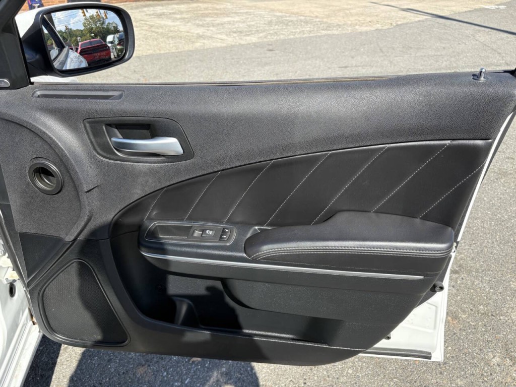 2018 Dodge Charger Image 25