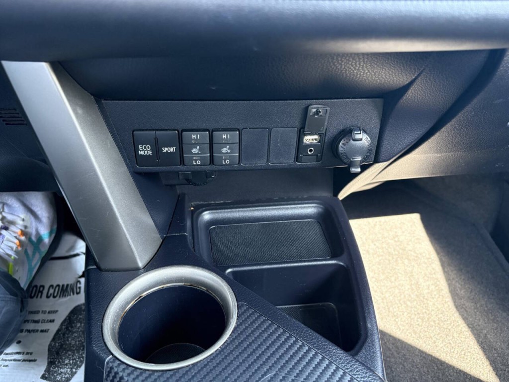2015 Toyota Rav4 Image 21