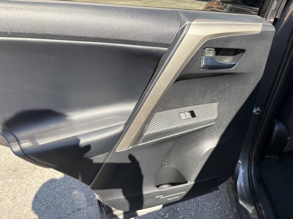 2015 Toyota Rav4 Image 25