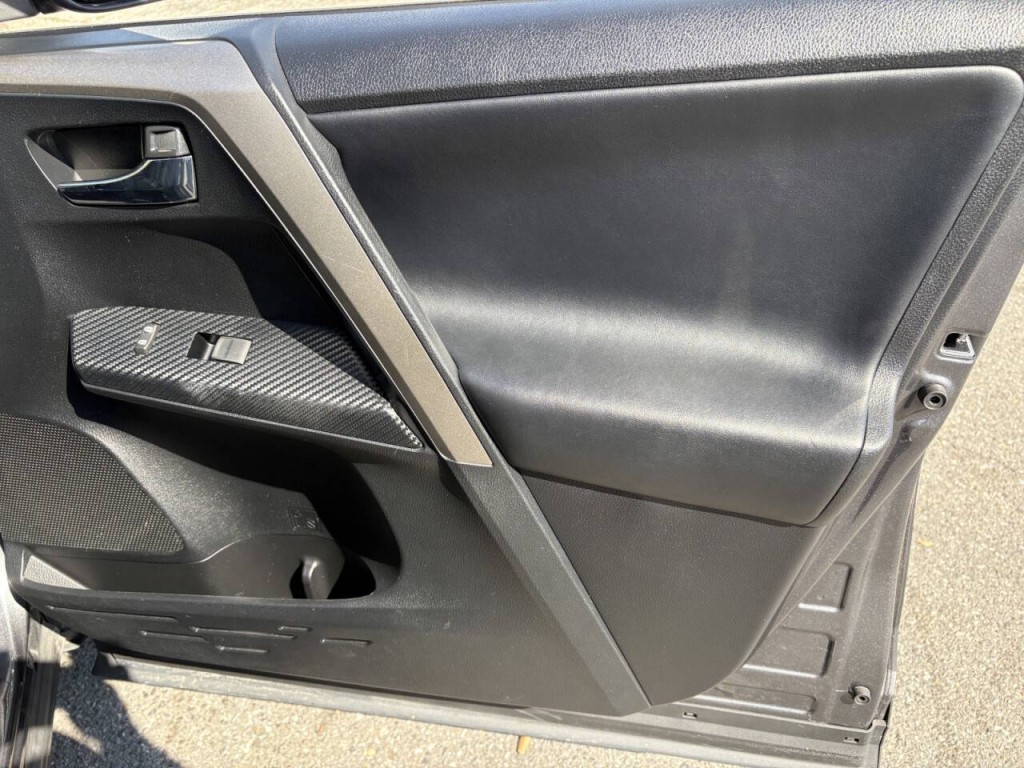 2015 Toyota Rav4 Image 30