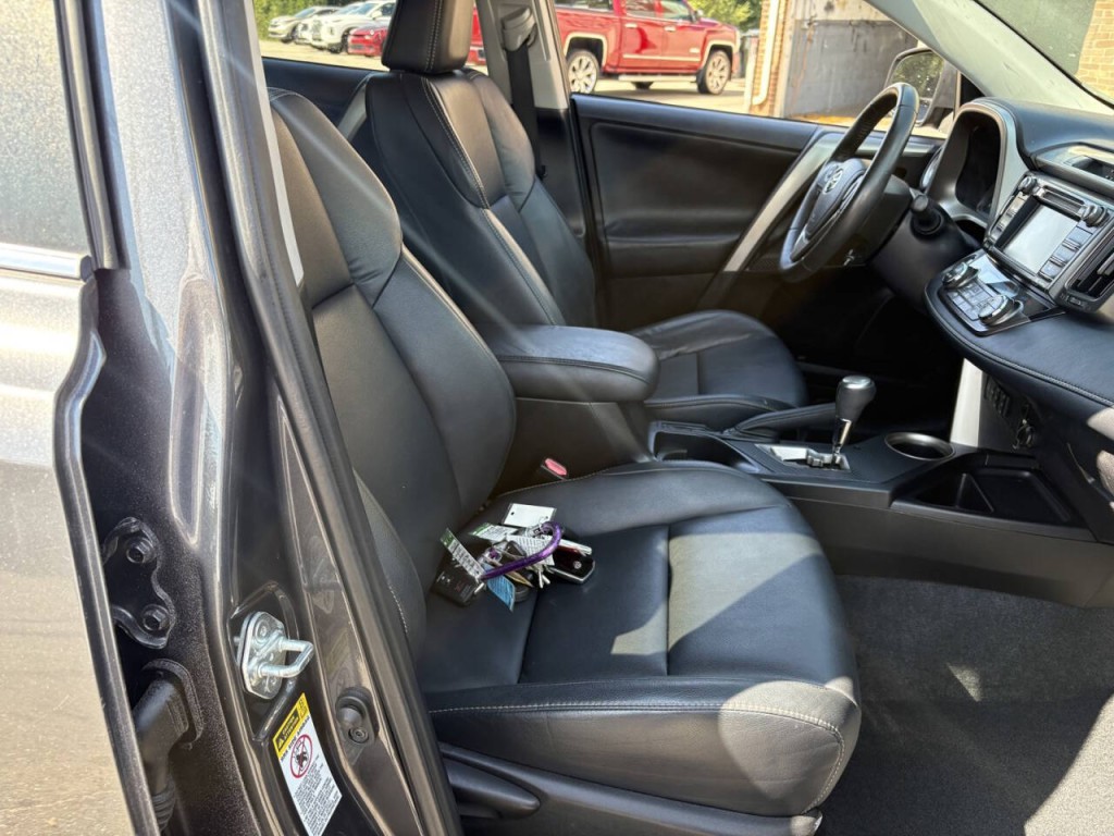 2015 Toyota Rav4 Image 31