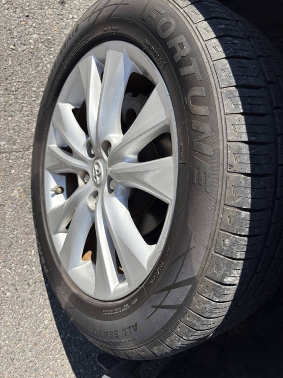 2015 Toyota Rav4 Image 35