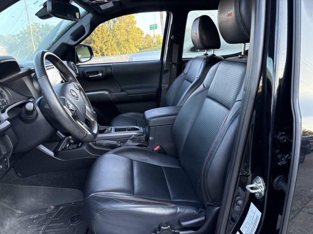 2019 Toyota Tacoma Image 10