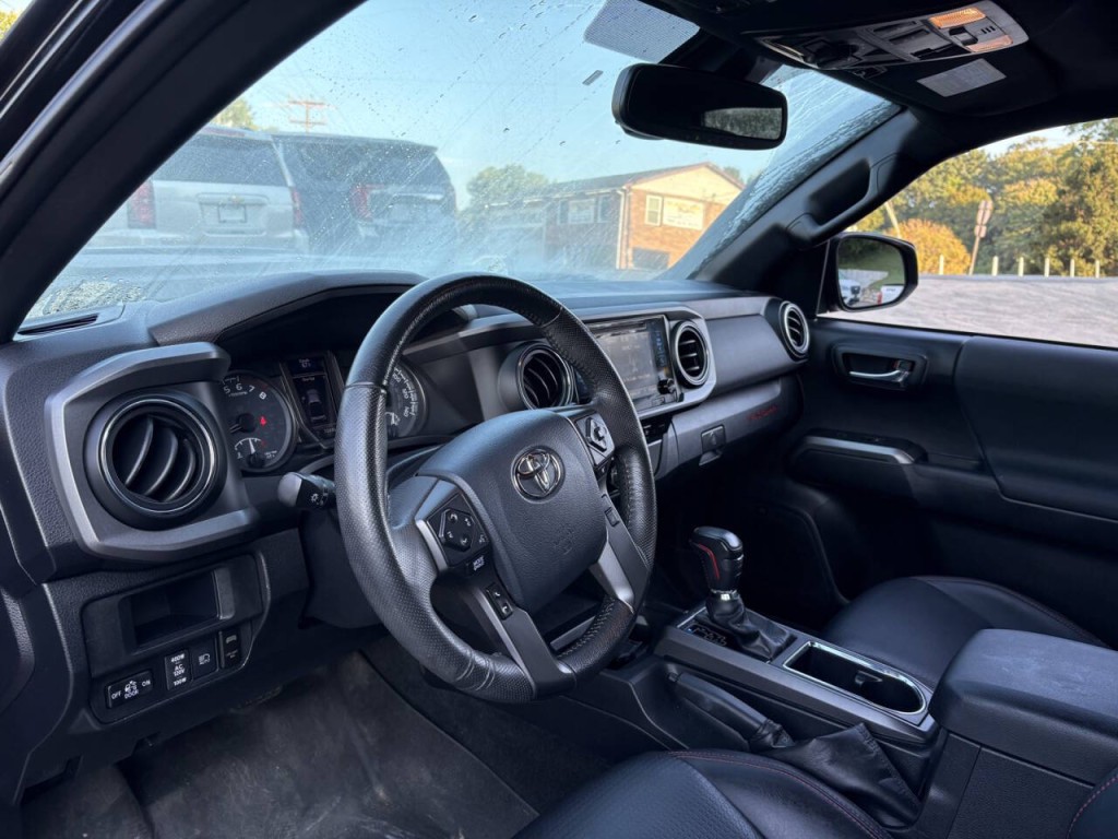 2019 Toyota Tacoma Image 11