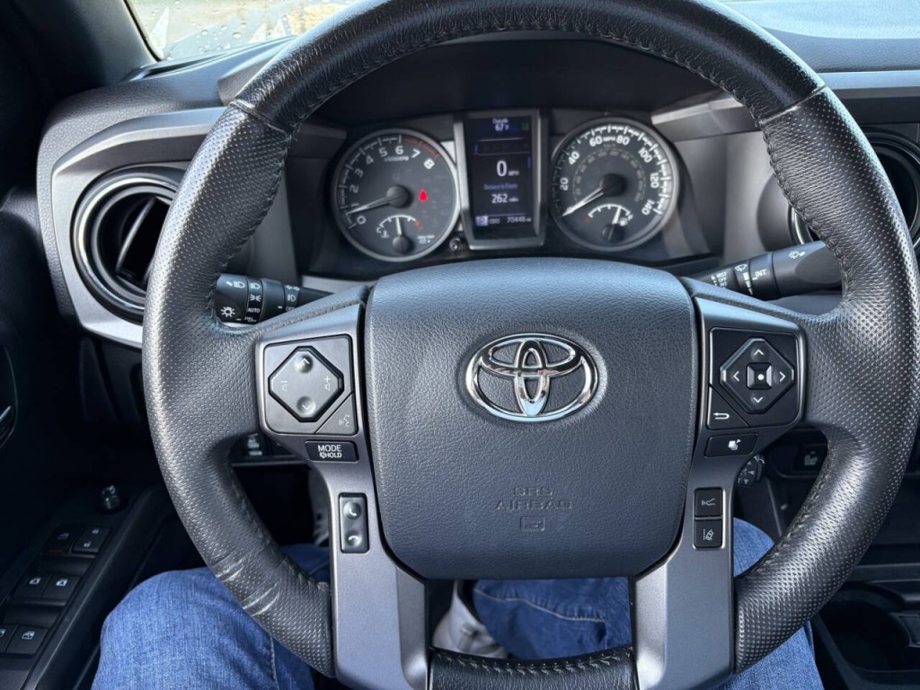 2019 Toyota Tacoma Image 12