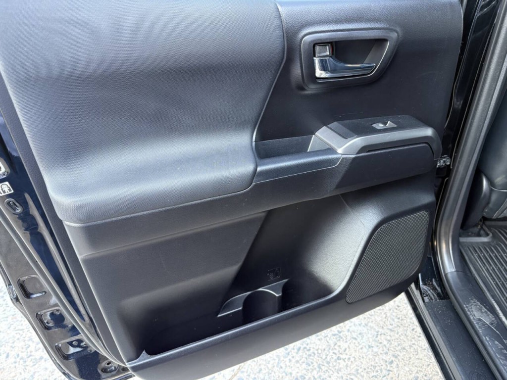 2019 Toyota Tacoma Image 24